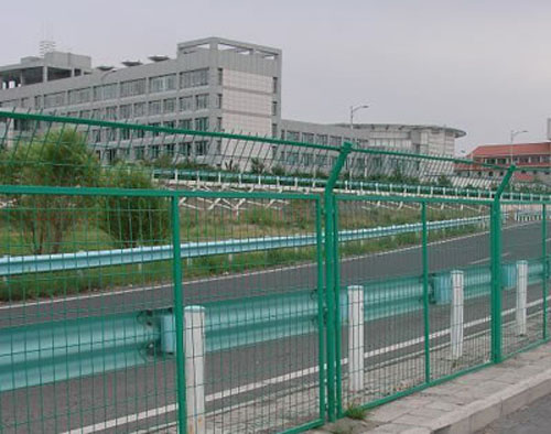 公路護欄網(wǎng)